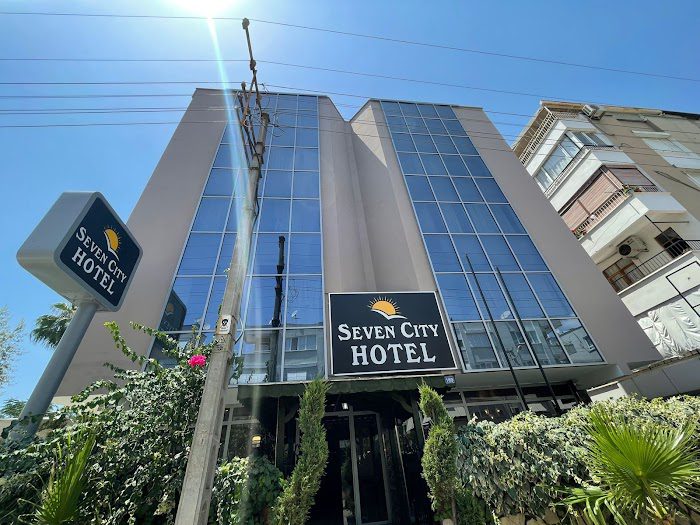 Seven City Hotel