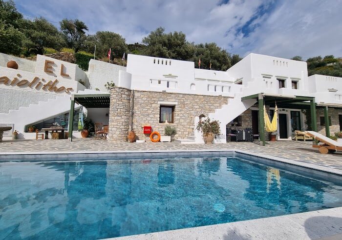 ELaiolithos – Luxury Villa Suites – Adults Only